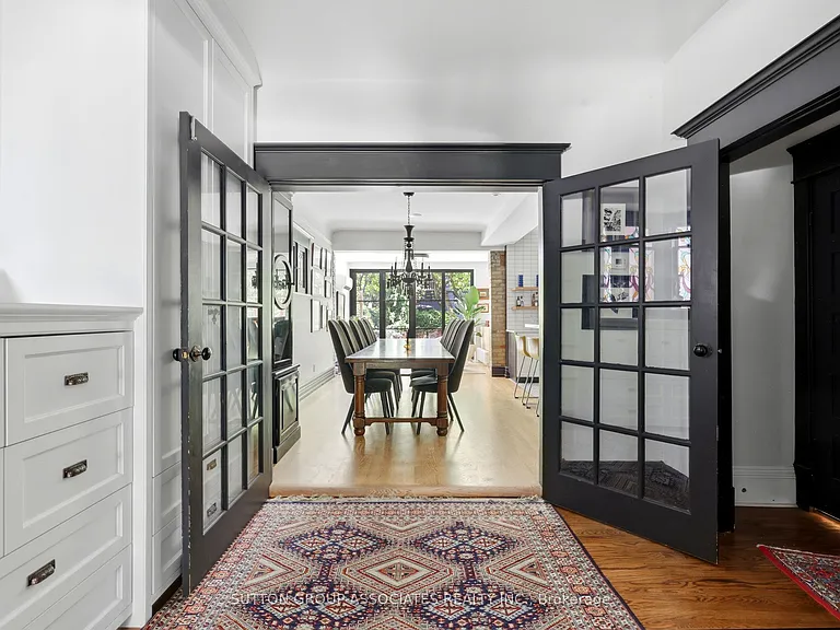 33 Albany Ave — Photo 8