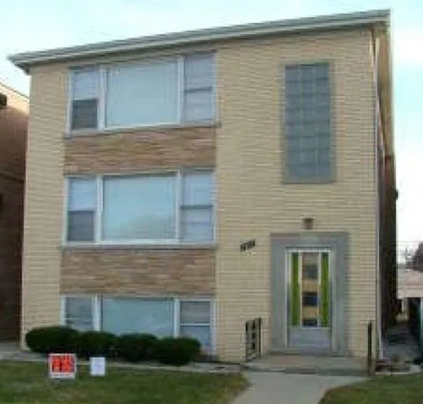 7647 W Addison St #1 — Photo 17
