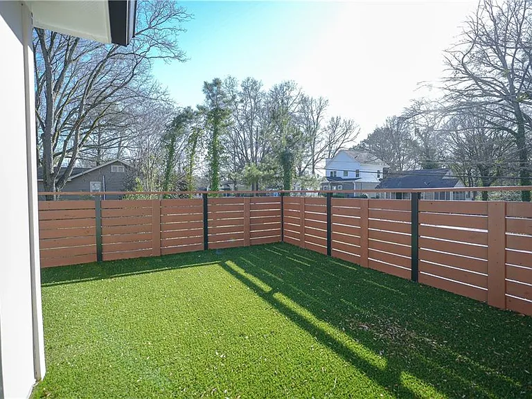1452 Lockwood Dr SW — Photo 40
