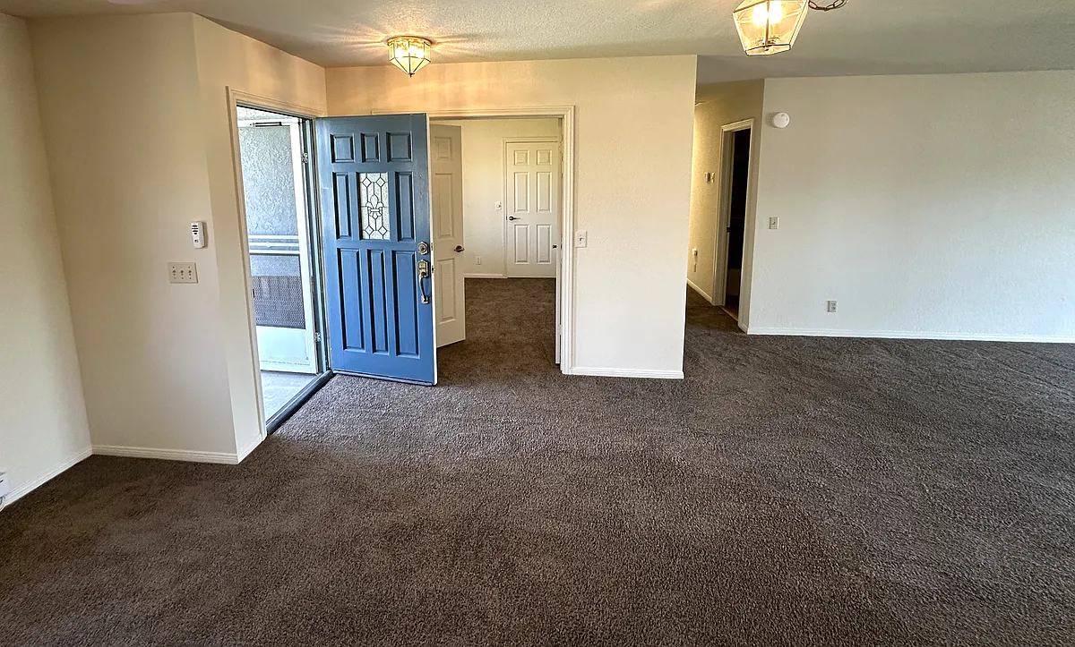 Building Photo - 23031 Compass Dr