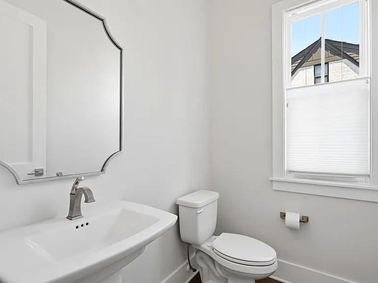 2428 Runnymede Ln — Photo 29