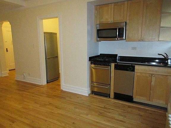 4th image of 210 E 68th St APT 10m