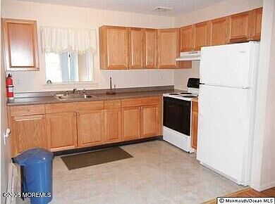 4th image of 2277 Mount Hood Lane