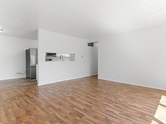 4th image of 231 Dakota Ct Unit D