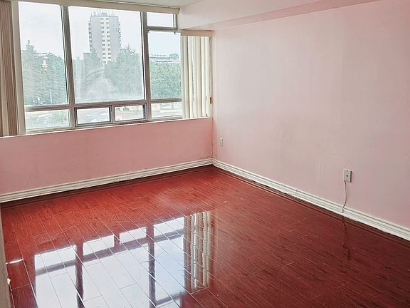 5th image of 3050 Ellesmere Rd #403