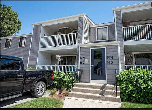 3H Black Oak Dr Photo 1