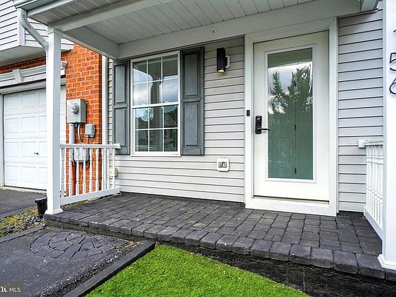 3rd image of 156 Country Ridge Dr