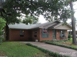 704 Locust Dr, Jonesboro, AR 72401
