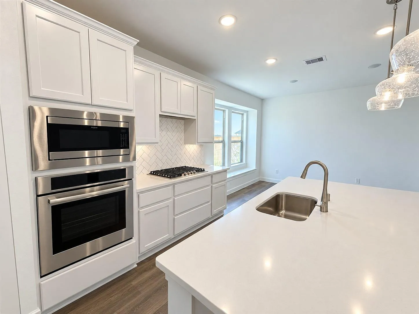 4 bed, 3.5 bath, 2400 sqft, $3,150 — Photo 3