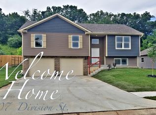 407 Division St, Knob Noster, MO 65336