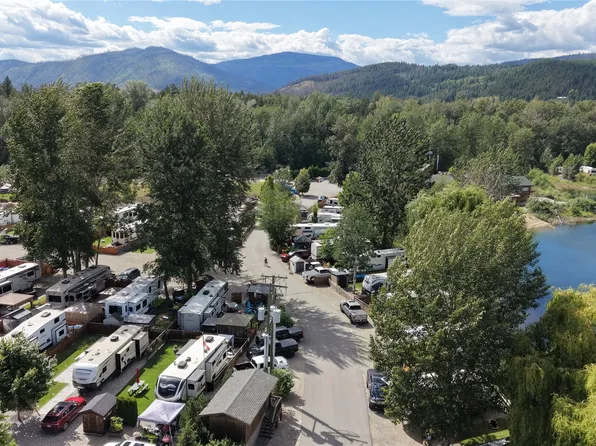 10 Marina Way, Columbia Shuswap, BC V0E 1M4