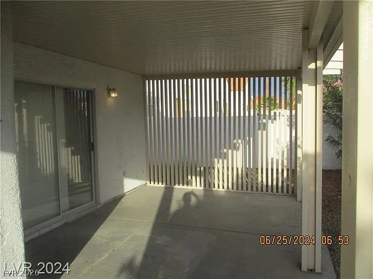 8216 Grassy Point Cir — Photo 33