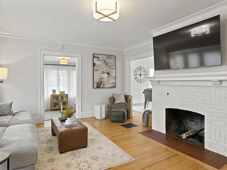 63 Pearson St — Photo 4