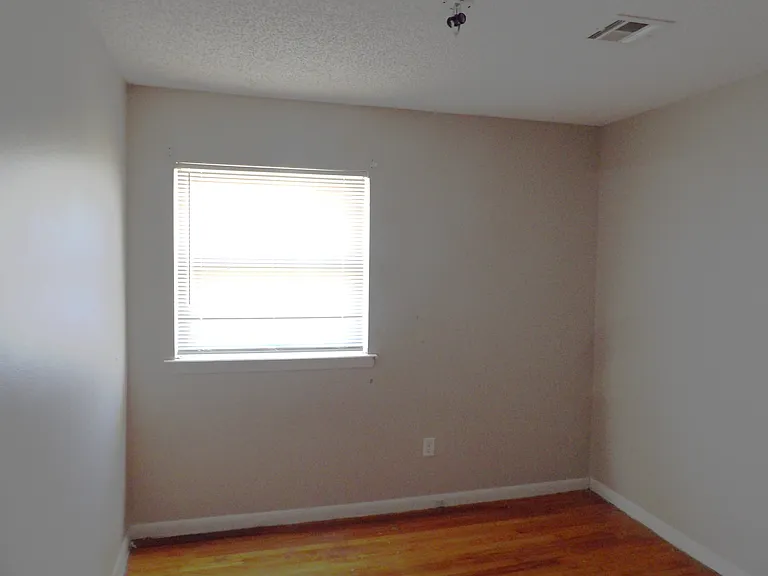 5322 NW Elm Ave — Photo 4