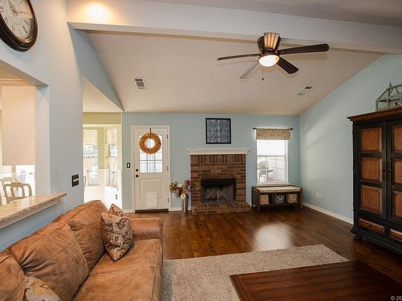 4th image of 19302 Redbud Ct