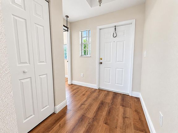 2nd image of 4114 EMERALD Vista