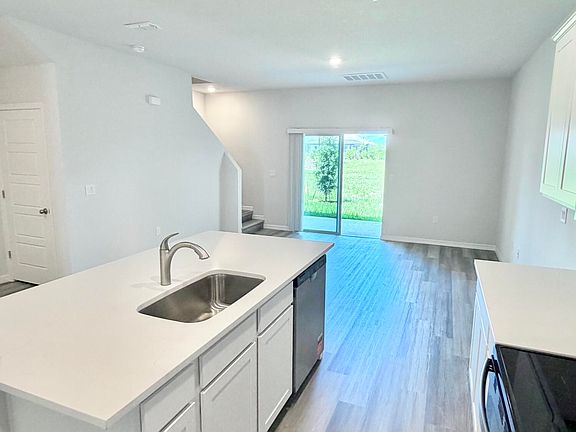 5th image of 12813 SW Forli Way