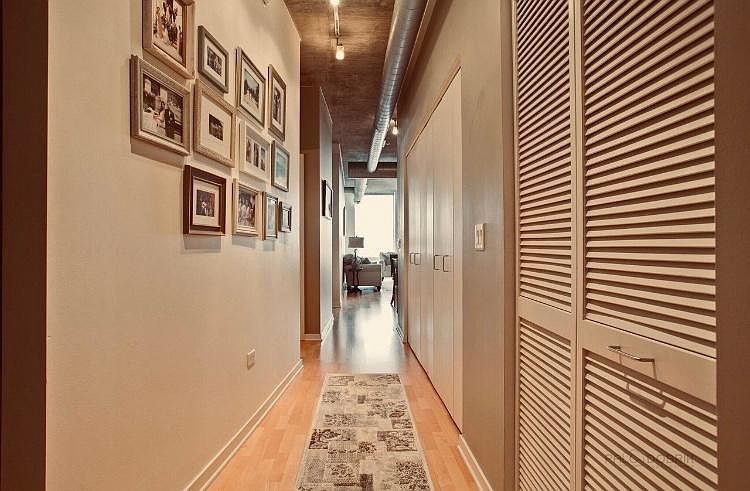 1st image of 700 N Larrabee St #Gu191