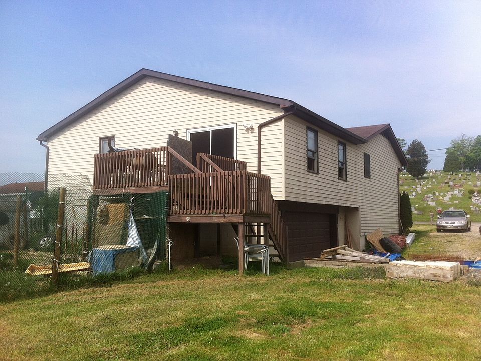 2nd image of 604 N Market St