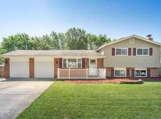 2731 Parlin Dr, Grove City, OH 43123
