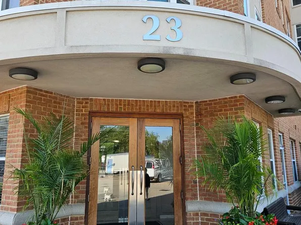 23 Pierside Dr Unit 411, Baltimore, MD 21230