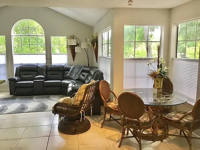 1125 Crystal Way — Photo 4