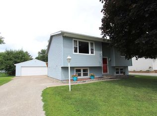 1118 Linbud Ln, Waterloo, IA 50701