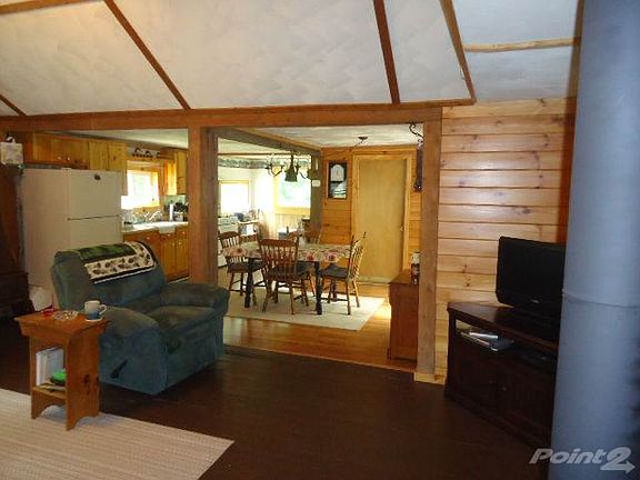 living room toward dinning/kitchen
