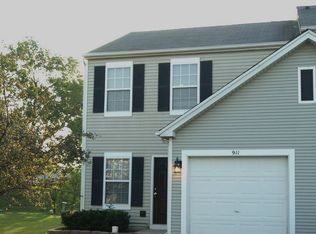 911 E Savannah Dr, Romeoville, IL 60446