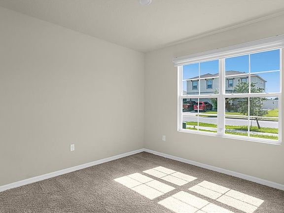 4th image of 285 SUMMERSHORE DRIVE