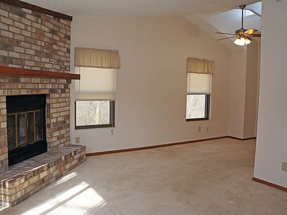Living room & dining area