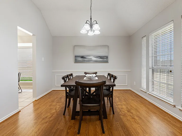 4909 Springtree Ln — Photo 13