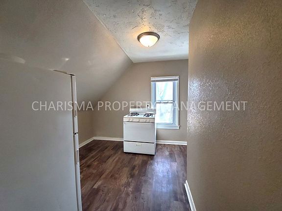 5th image of 641 S Prairie Ave #14B07826D