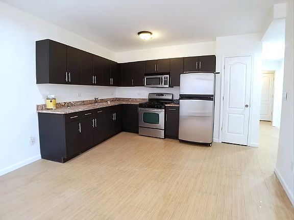 3rd image of 379 Lefferts Ave APT 2B