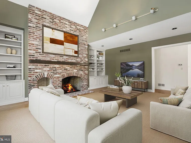 841 Mount Moro Rd — Photo 24