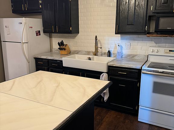 3rd image of 4148 N St #4148