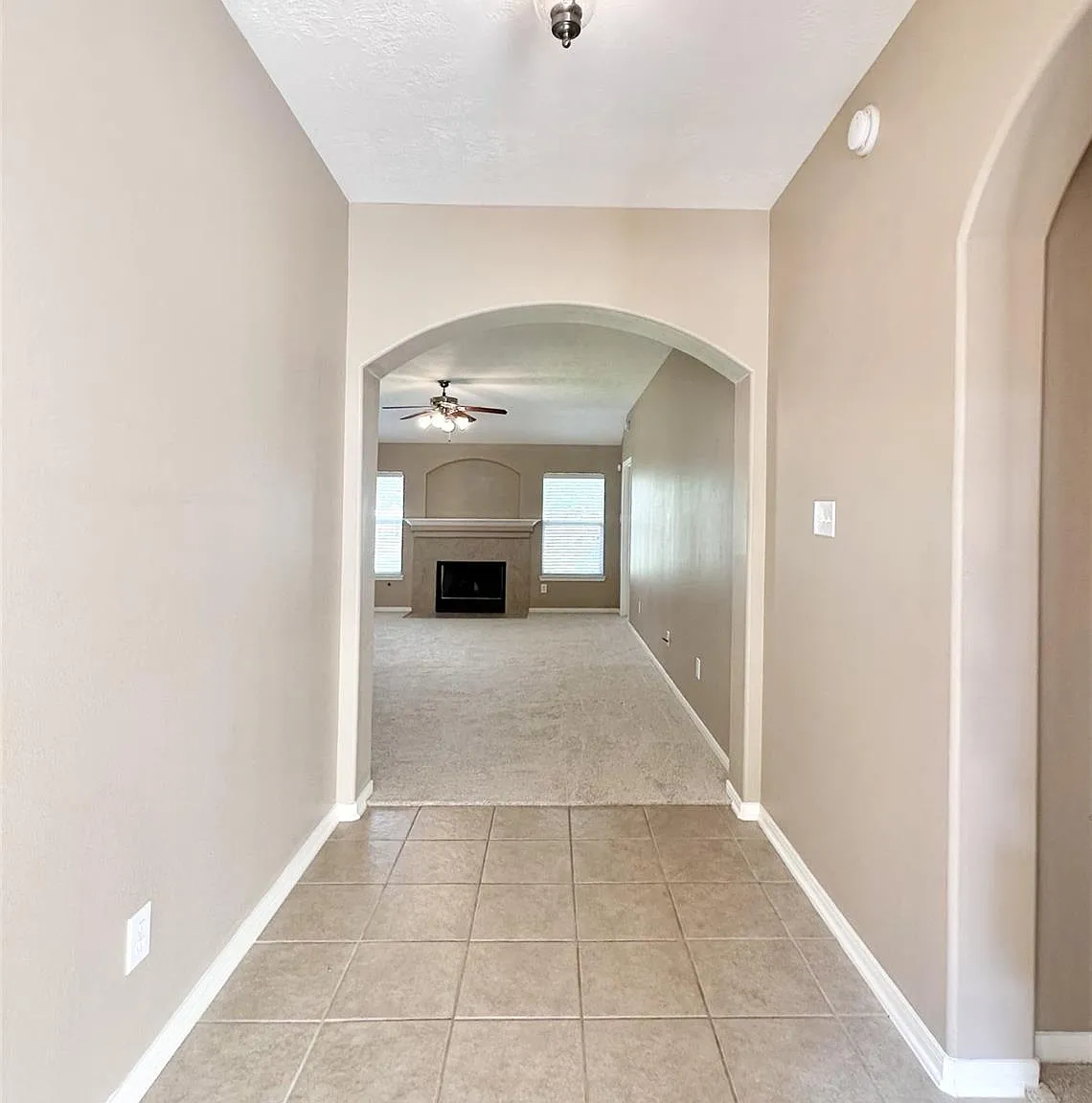 3 bed, 2.0 bath, 1468 sqft, $1,850 — Photo 2