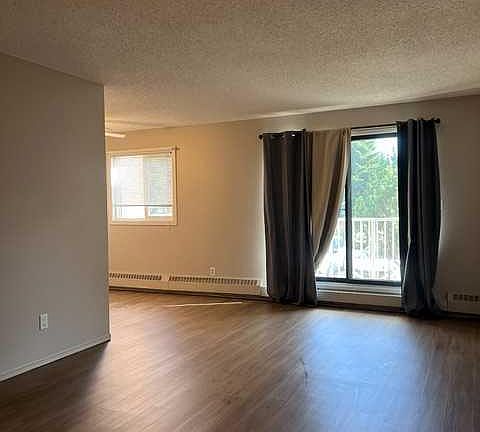 4th image of 49 S Bennett St #208