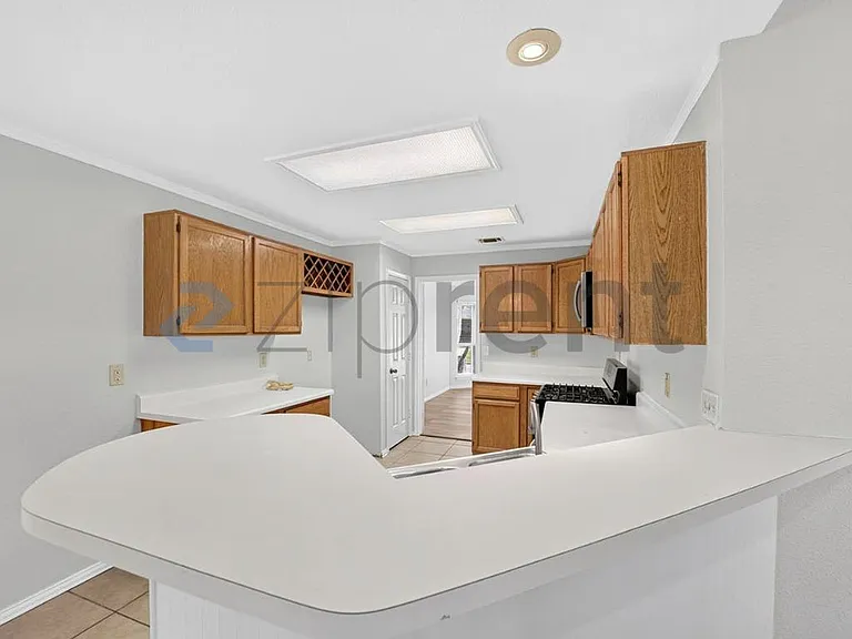 2508 Hawk Dr — Photo 10