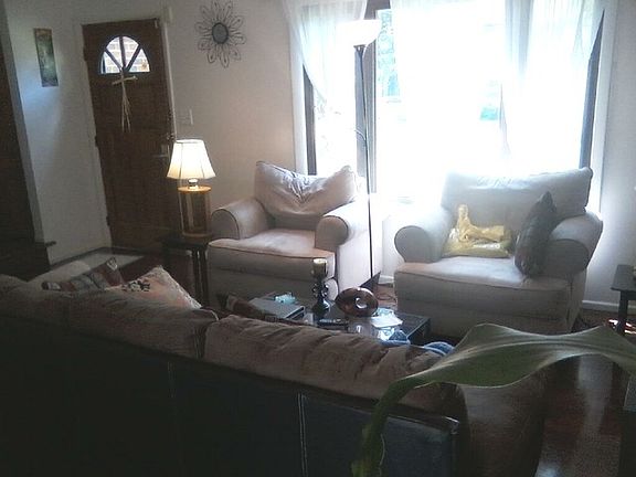 5th image of 18W230 Standish Ln