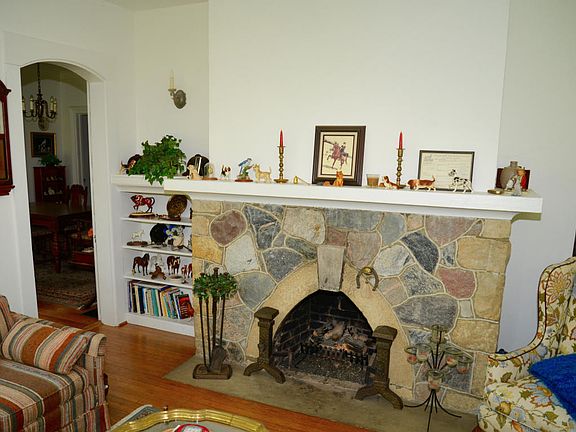 3rd image of 35057 Sunset Dr