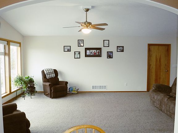 living rm open from kitchen