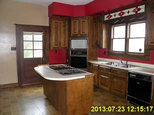 5th image of 402 E Church St