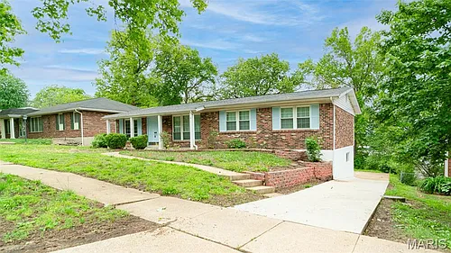 1226 Wissmann Dr Photo 1