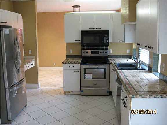 2nd image of 11379 Lakeview Dr #70-U