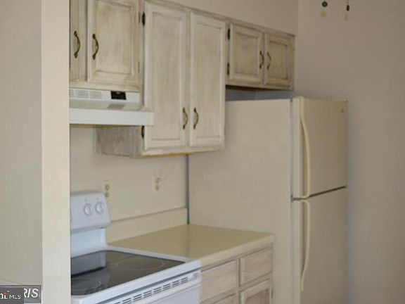 5th image of 19 Mudfort Dr