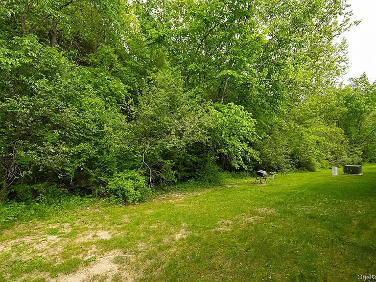 19 Scarborough Ln #A — Photo 16