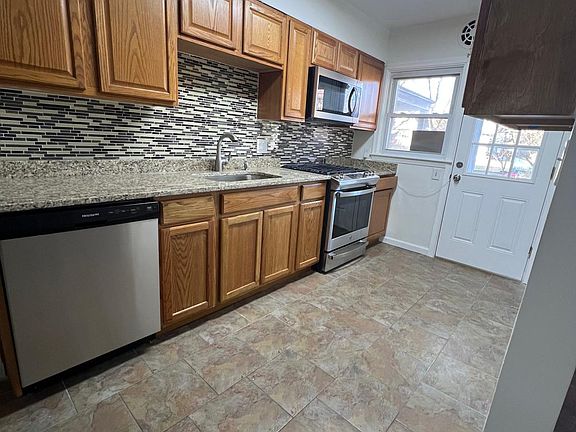 2nd image of 603 Braeside Rd
