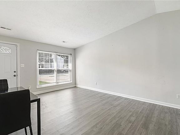 4th image of 1319 Caldwell Dr