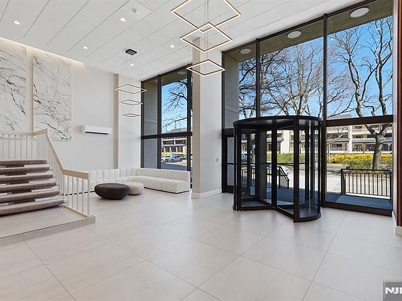 4th image of 1203 River Rd APT 1H